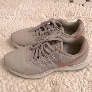 Nike Sneakers Run Swift Size 7.5